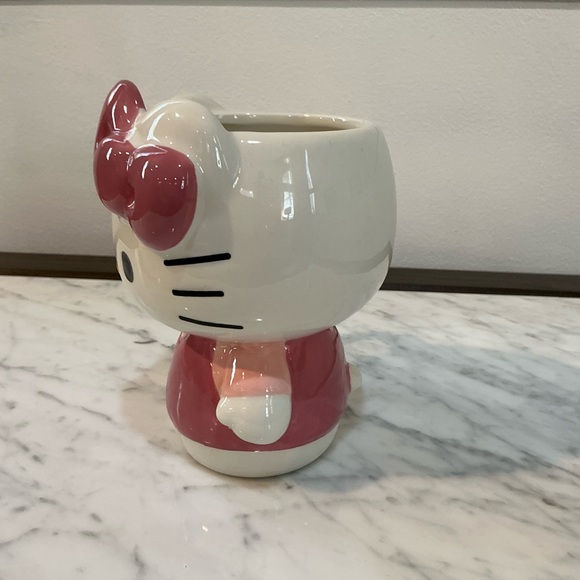 🍓 Sanrio 3D Hello Kitty Ceramic Mug 20 ounces - Picture 4 of 5